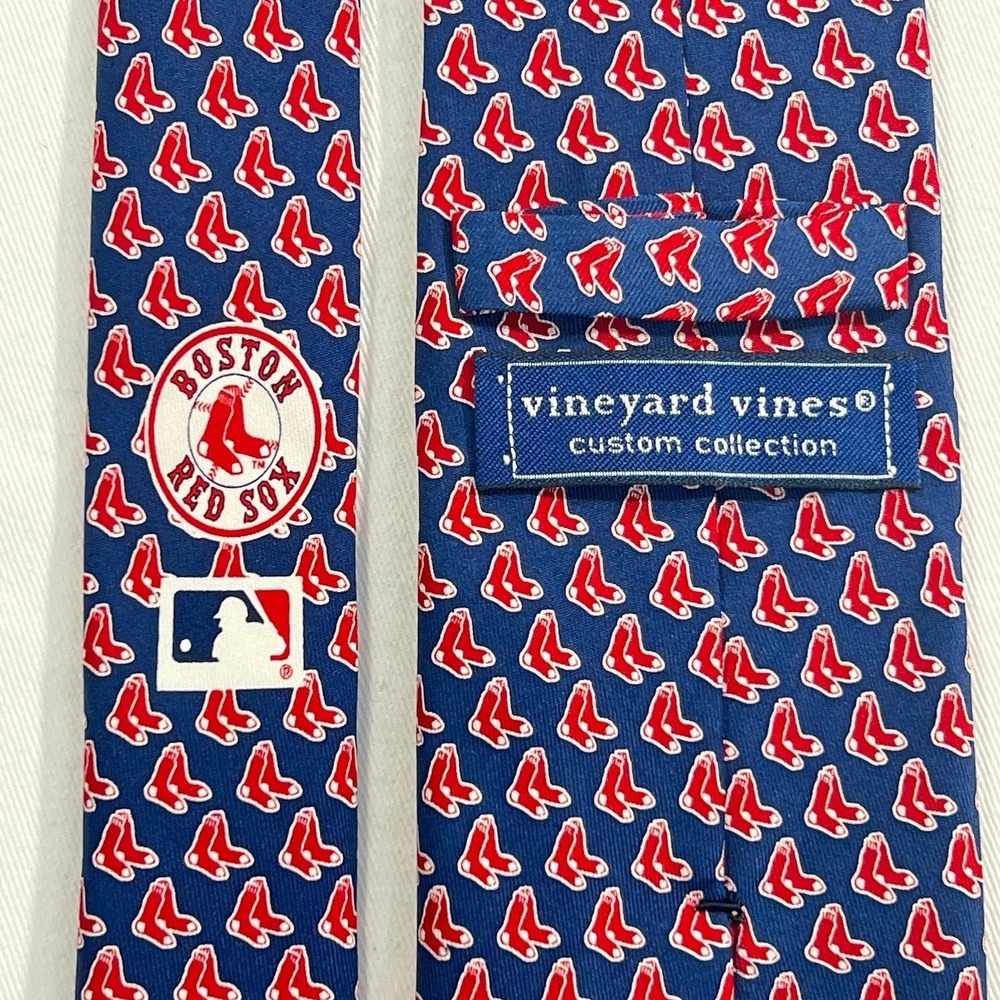 Vineyard Vines Boston Red Sox men's tie red blue baseball MLB silk necktie rare